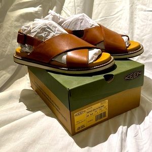 Keen Lana cross strap sandal W 8.5